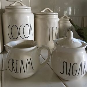 Cream and sugar pot